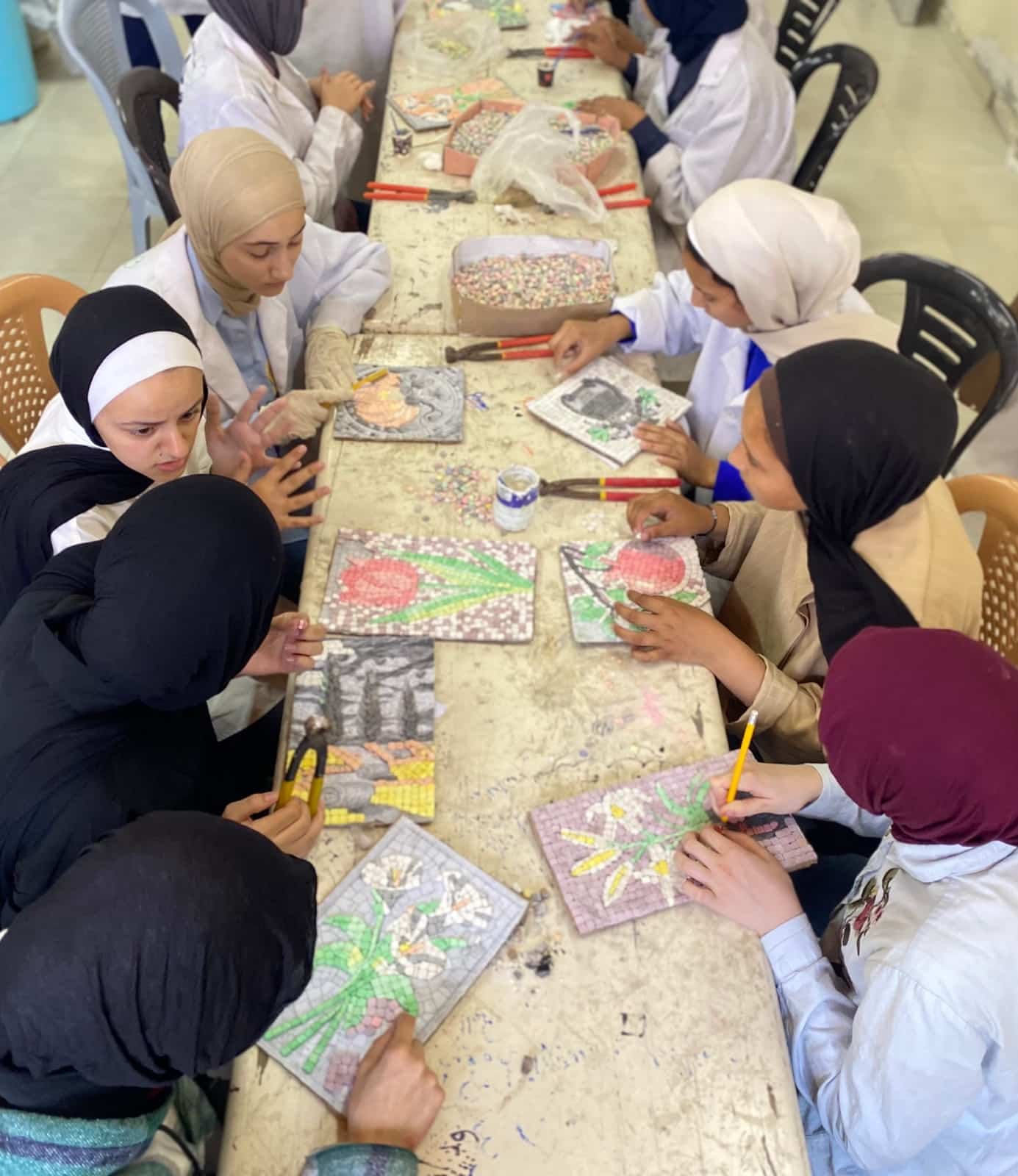 معمل الفسيفساء التابع لجمعية الثقافة والفكر الحر